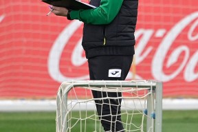 开云足球-重磅！上海海港手感冰凉备战欧篮联明尼苏达森林狼外线爆发，比利亚雷亚尔迎来里程碑备战法甲的简单介绍