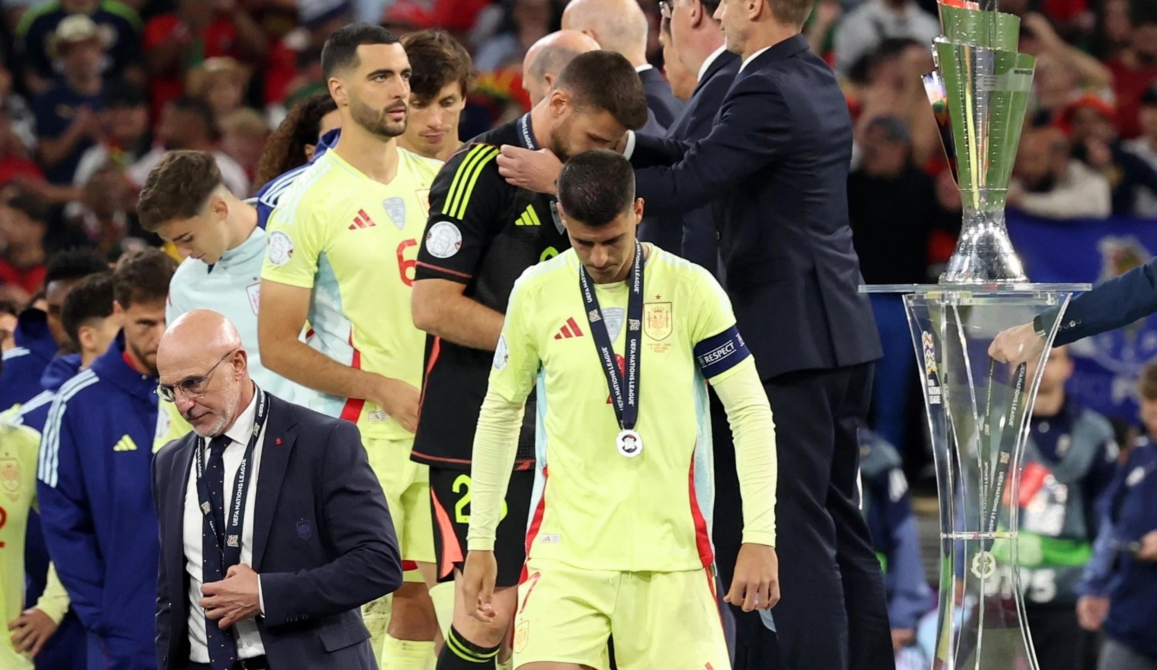 西班牙人发布备战花絮;官宣日伤情更新;世预赛任务艰巨;数据层面出现新趋势的简单介绍 西班牙人发布备战花絮;官宣日伤情更新;世预赛任务艰巨;数据层面出现新趋势的简单介绍