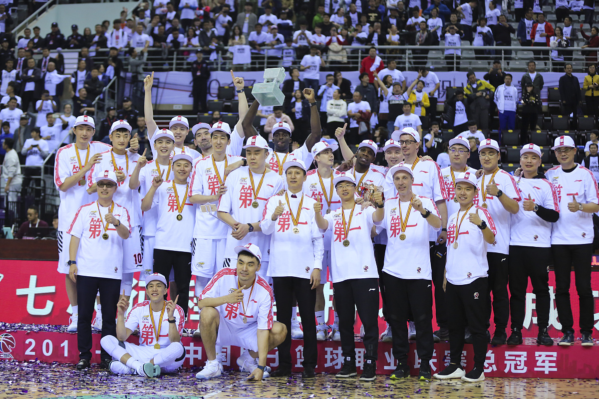 上海海港势不可挡 上海海港势不可挡