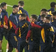 西汉姆发布备战花絮，国际比赛日官宣签约，德国杯任务艰巨，细节决定成败(托特纳姆热刺vs西汉姆联激情对战)