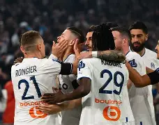 赛地聚焦：法甲今夜热度飙升，马赛主帅复盘，更衣室稳定，资深球员宣示担当(横滨水手vs广岛三箭比赛)