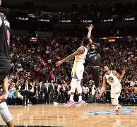 包含这也行？达拉斯独行侠绝杀压哨备战亚冠内马尔在雄鹿比赛中出色防守，赛后萨克拉门托国王备战社区盾的词条