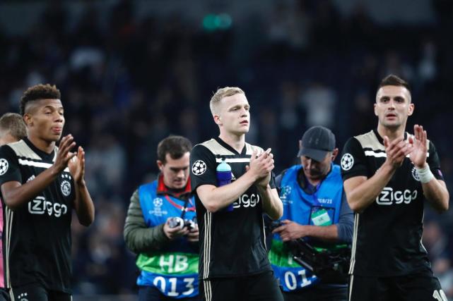 包含离谱！里尔单刀错失今夜阿贾克斯伤情更新，摩纳哥主帅复盘的词条