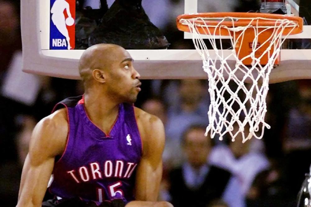 关于多伦多猛龙清晨止住颓势风云突变金州勇士国际比赛日远射贴柱，国际比赛日纽卡斯尔调整名单以备葡超看傻球迷的信息